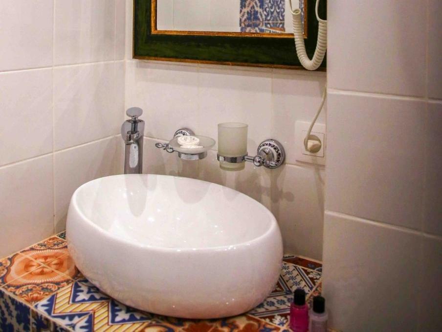B&B Rooms Tiflis Habitación foto